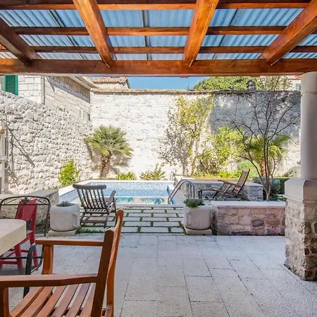 Villa-varos-palm-garden Ferienhaus Split