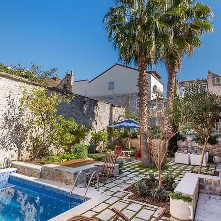Villa-varos-palm-garden Holiday home