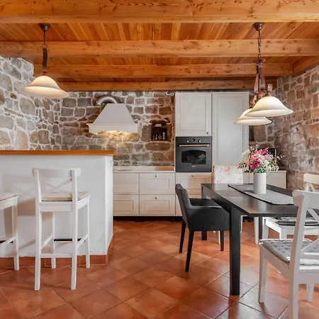 Holiday home Villa-varos-palm-garden Split