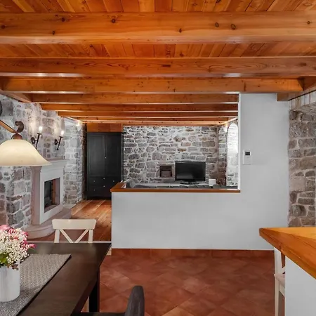 Holiday home Villa-varos-palm-garden *